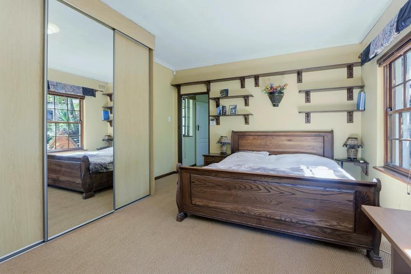 To Let 4 Bedroom Property for Rent in Hout Bay Western Cape